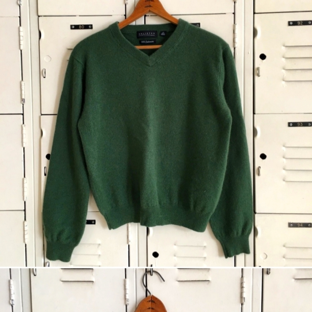 100% cashmere Unlisted Kenneth Cole V-neck sweater